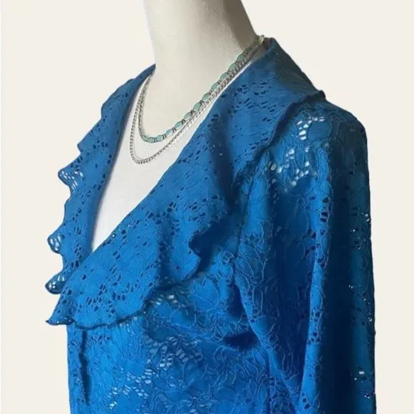 Vine Street Apparel Short Lace Topper - Picture 2 of 6